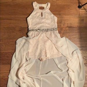 Little girl’s jumper with train